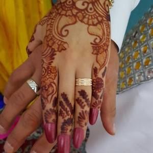 Meet your Posher, Sabira